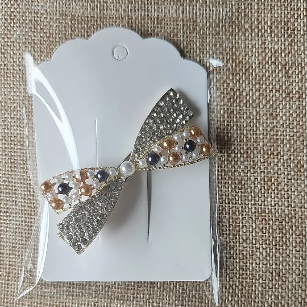 NIP Elegant Gold, Silver, Rhinestone And Pearl Bow Hair Claw Clip
